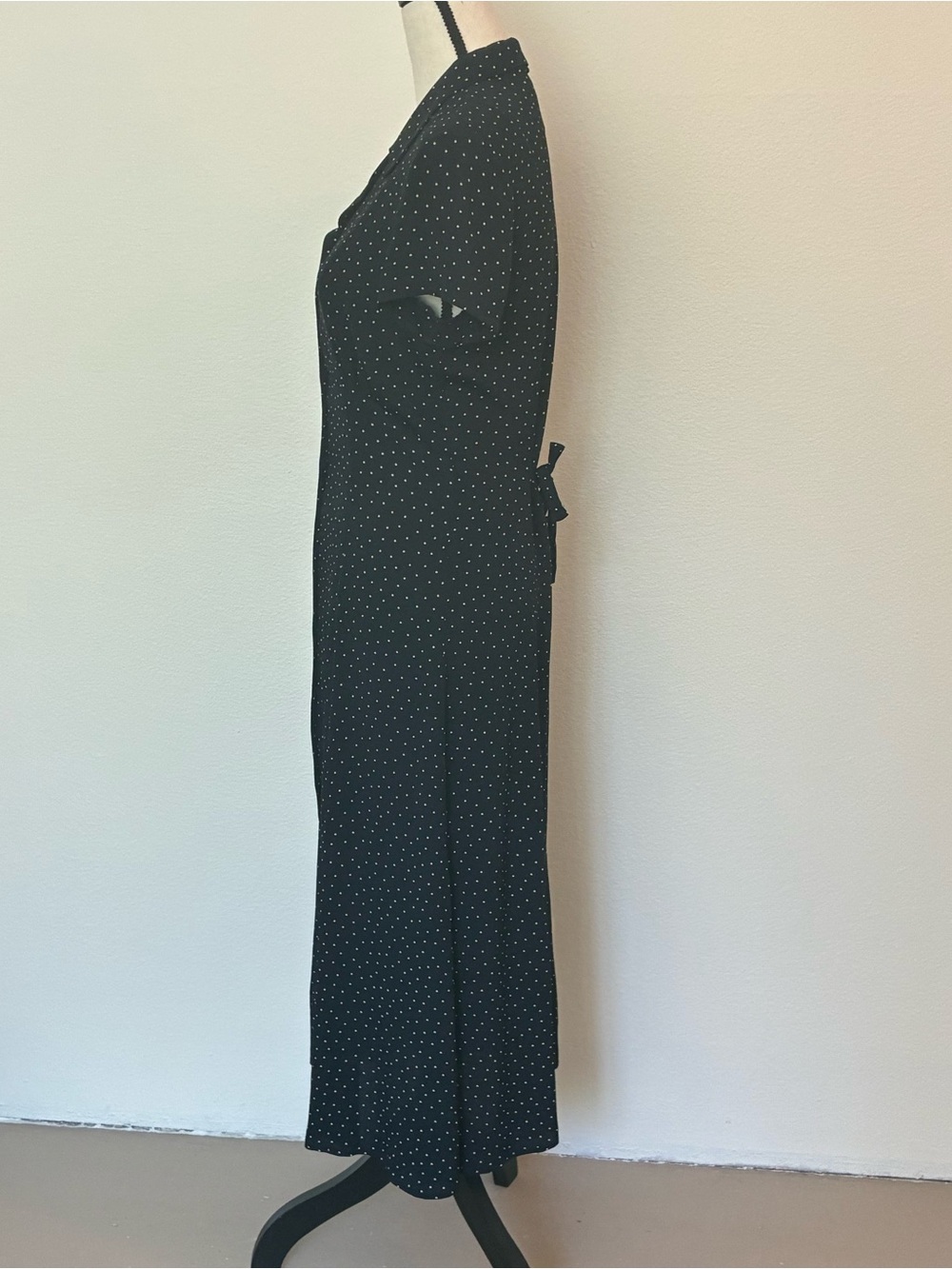 Vintage 90s Jones&Co Navy Polka Dot Midi Dress with back tie - Picture 3 of 13